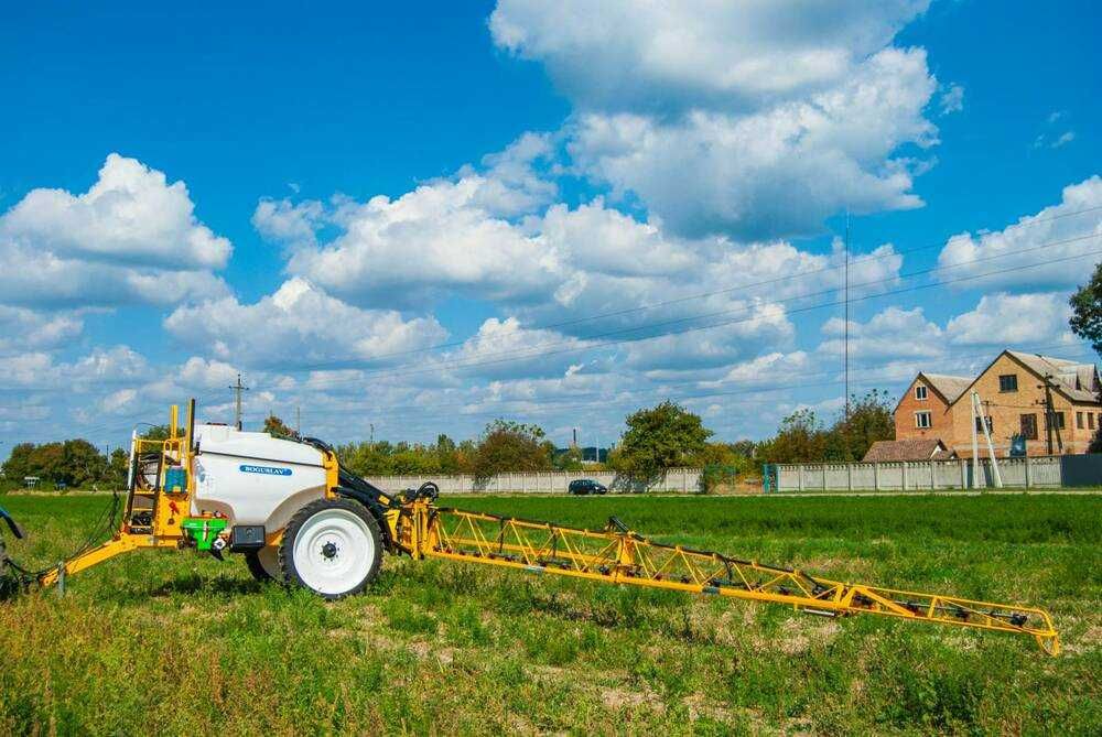 Опрыскиватель прицепной Богуслав ОПК 3200 24 Титан New ARAG Bravo 400