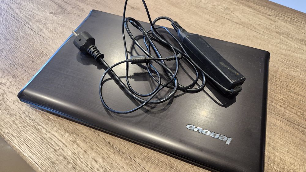 Laptop Lenovo G770. 320GB, 4GB Ram. Stan bardzo dobry.