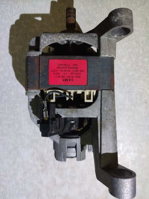 Двигун до пральної машини