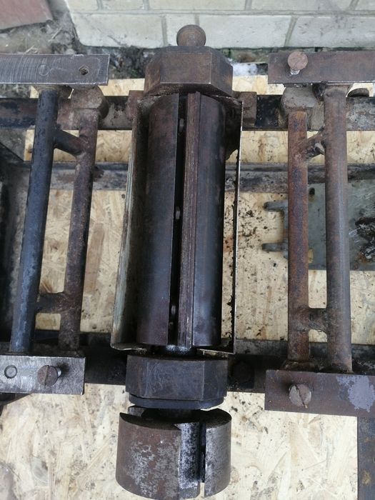 Каркас настільного деревообробного станка.