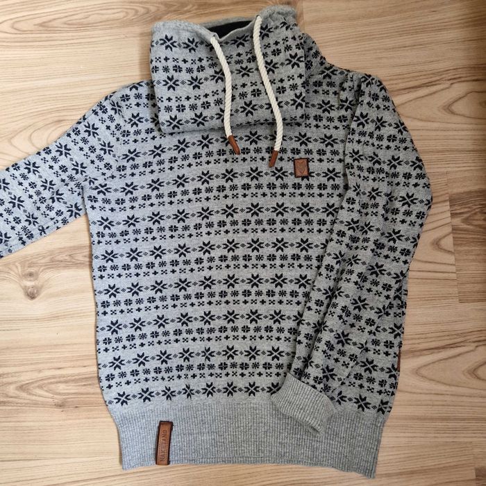 Oryginalny damski sweter z golfem Naked