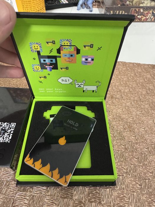 Аппаратный криптокошелек Hito wallet