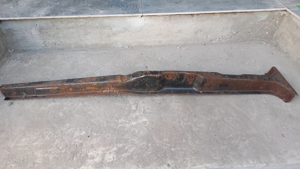 Стойка дверна центральна на ваз 2103-2106