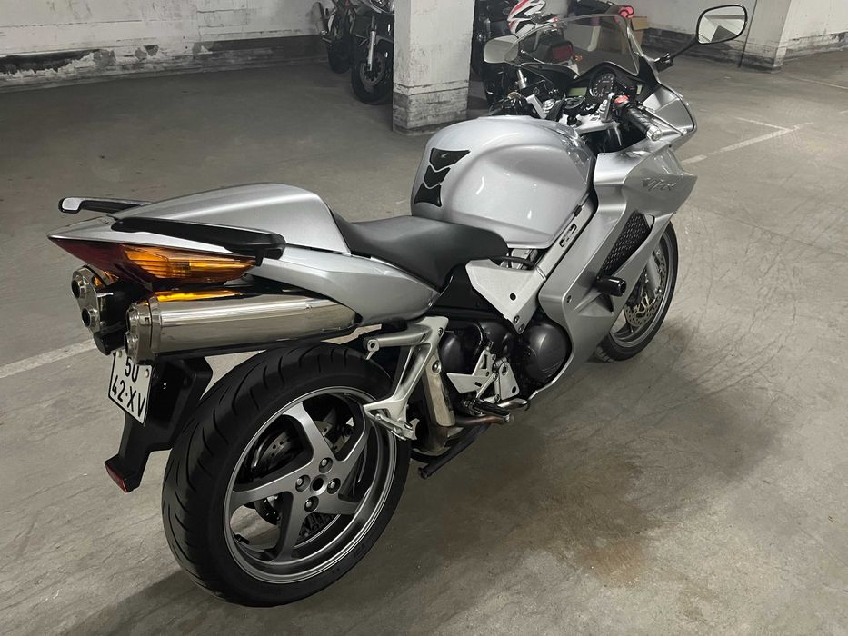 Moto VFR 800 VTEC