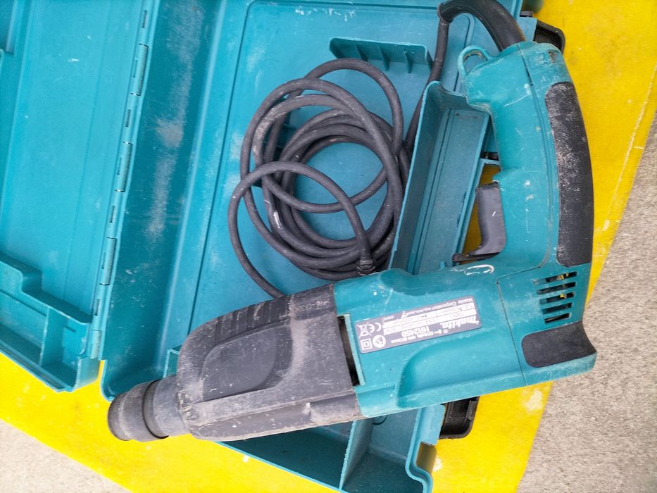 Makita  Maquina de furar com  Martelo