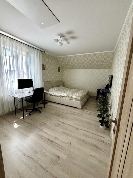 Продам житловий будинок з ремонтом та підвалом від власника