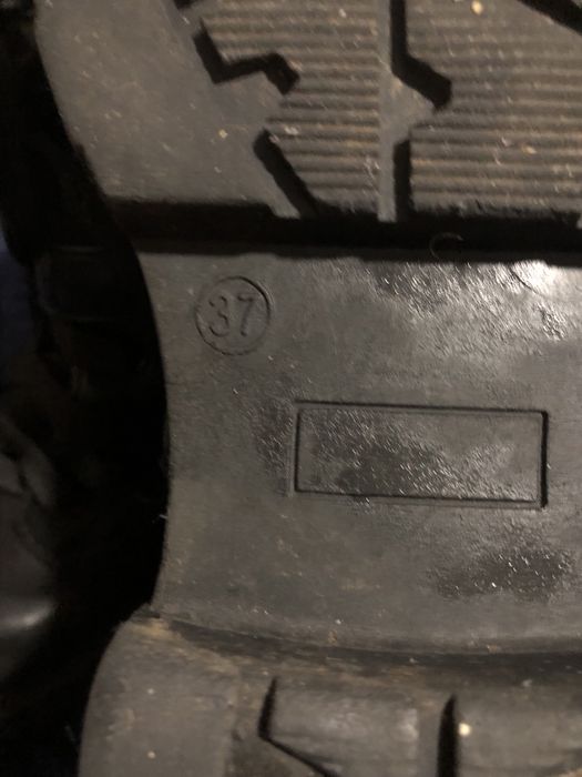 Botas com atacadores e fecho lateral