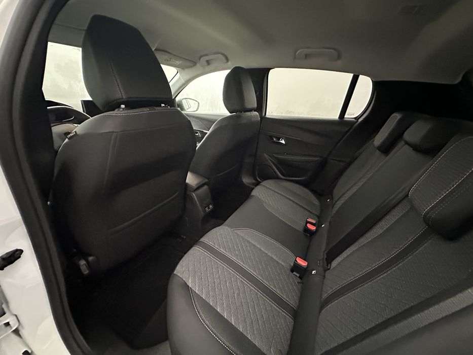 Peugeot e208 Allure 50kWh - Ultima oportunidade