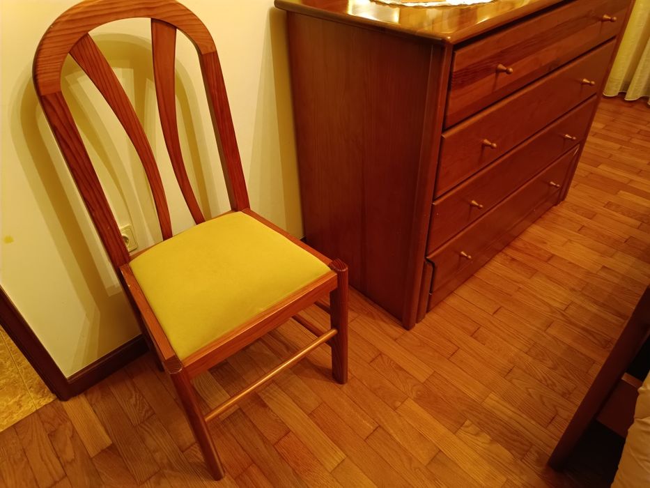 Mobília de quarto completa( com roupeiro)