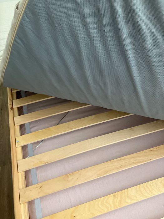 Camas empilháveis e respetivos colchões duas unidades ikea