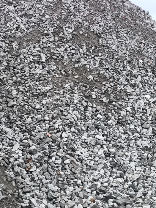 Gruz kruszony betonowy ceglany asfaltowy ziemia ogrodowa czarnoziem