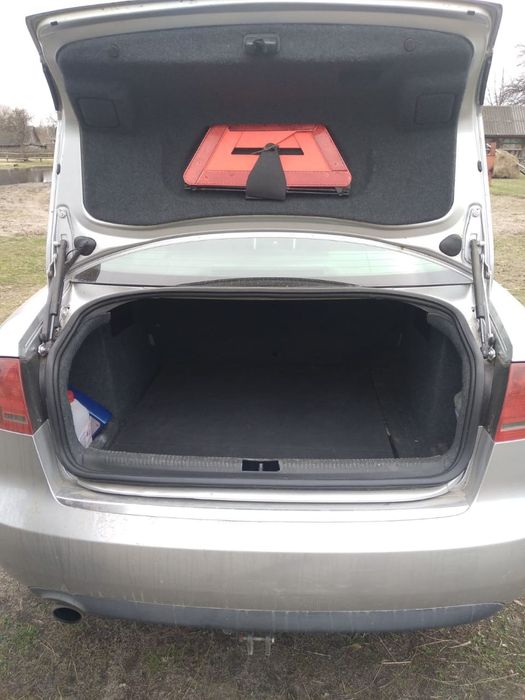 Ауди A4.B7 / 2005.1.6. / бенз.