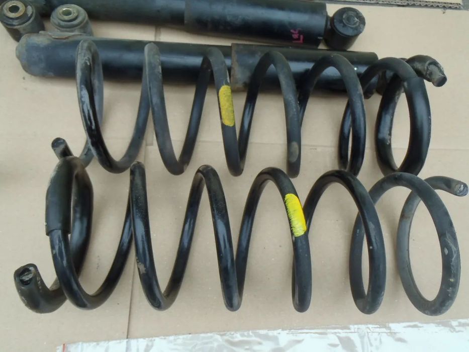 sprężyna sprężyny amortyzator tył tylne fiat panda II seicento cinquecento punto I II lift orginał