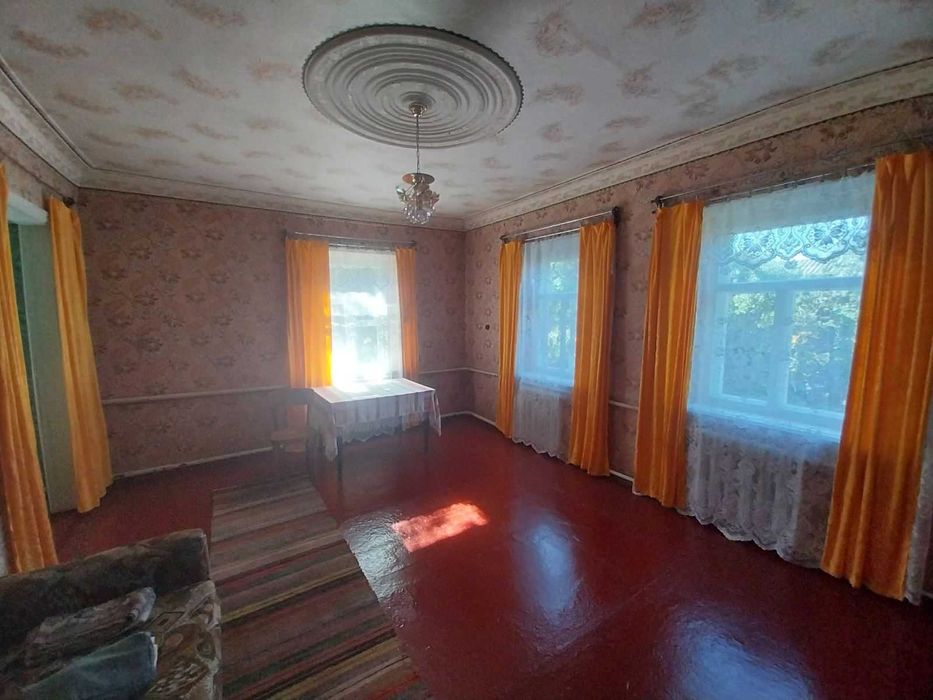 Продаж окремого будинку в Полтаві.