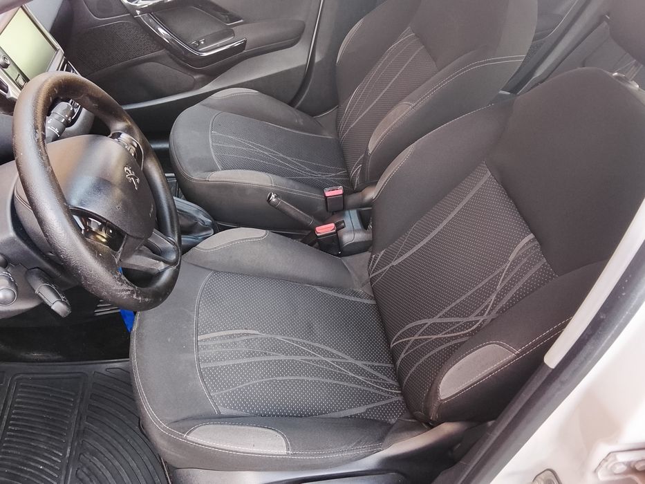 Peugeot 208 HDI ano 2014