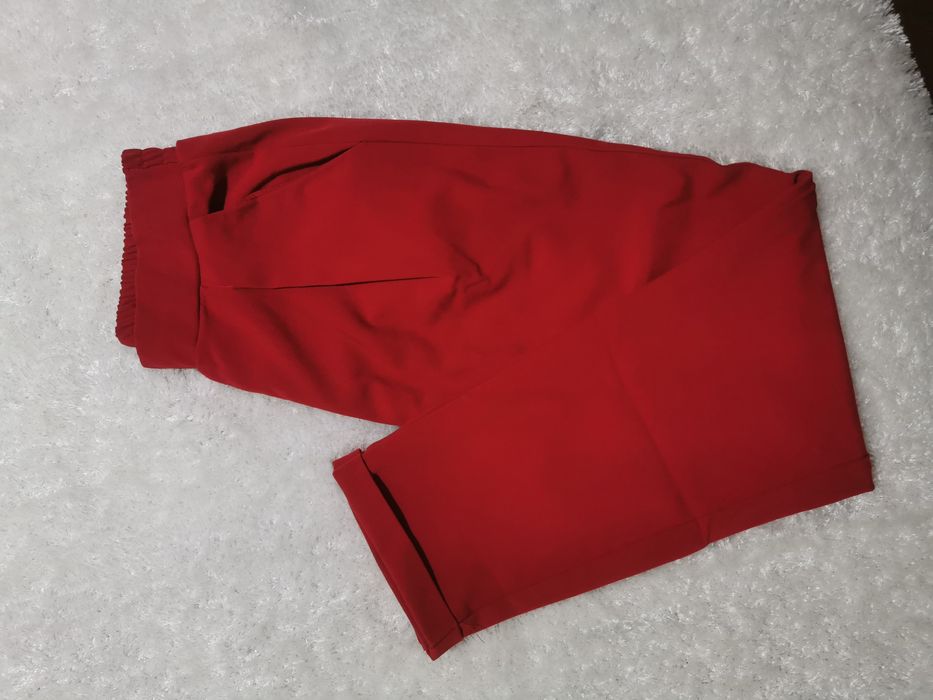 Calça vermelha XS