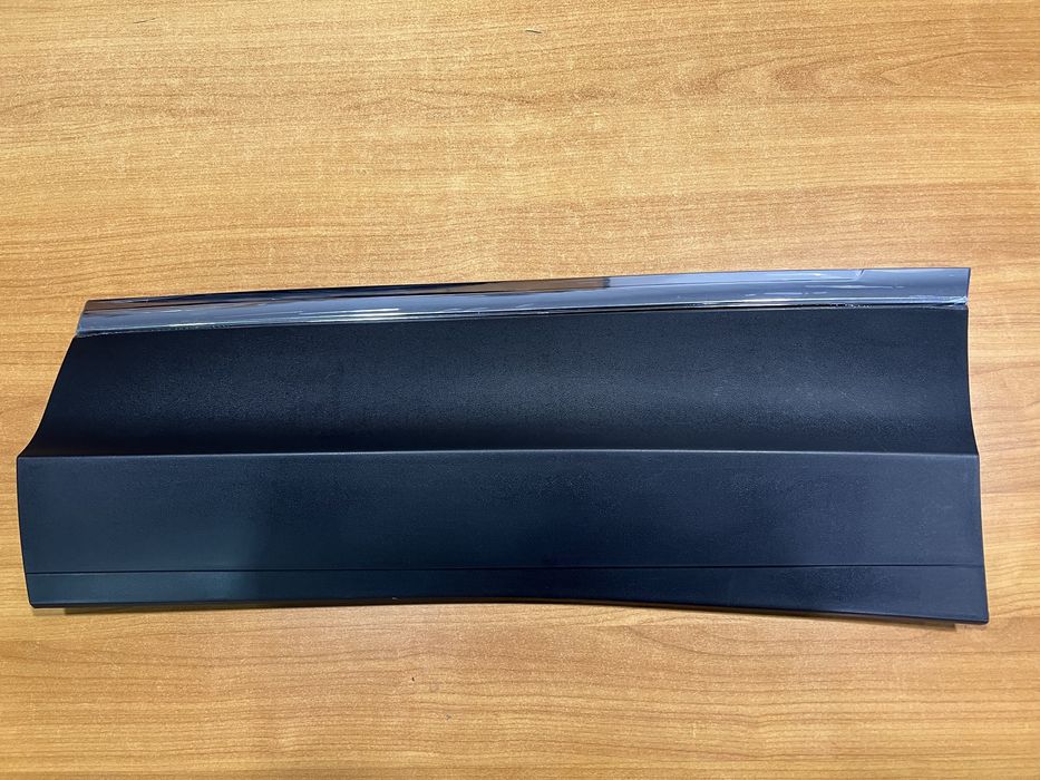 Молдинг накладка дверей листва Volkswagen Tiguan Європа задня ліва USA