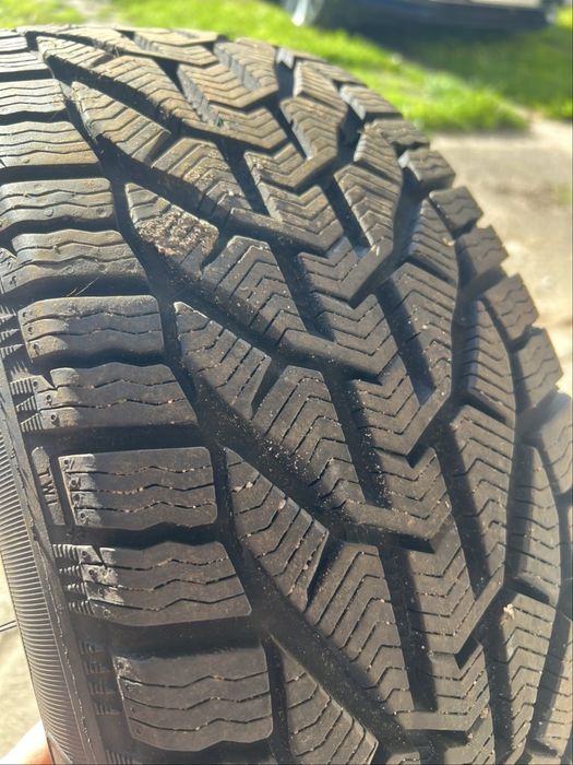 Opony zimowe 2 szt 225/45/17