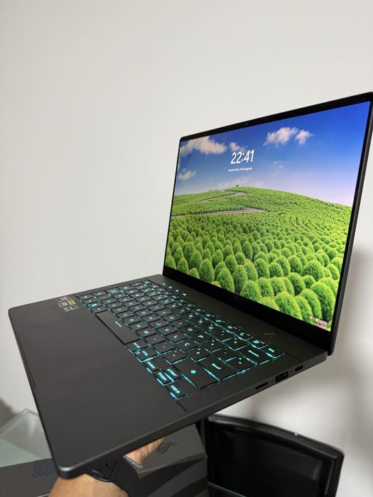 ASUS ROG Zephyrus G14 2024 — Ryzen 9 / RTX 4070 / 32GB / OLED 3K 120Hz