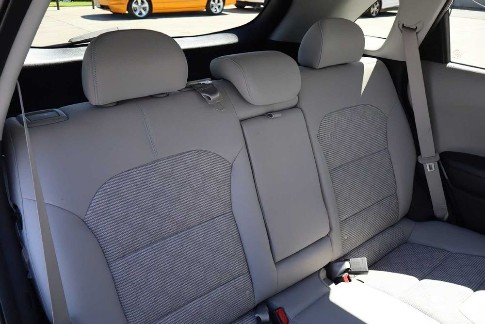 Kia Niro Plug-In Hybrid      2020