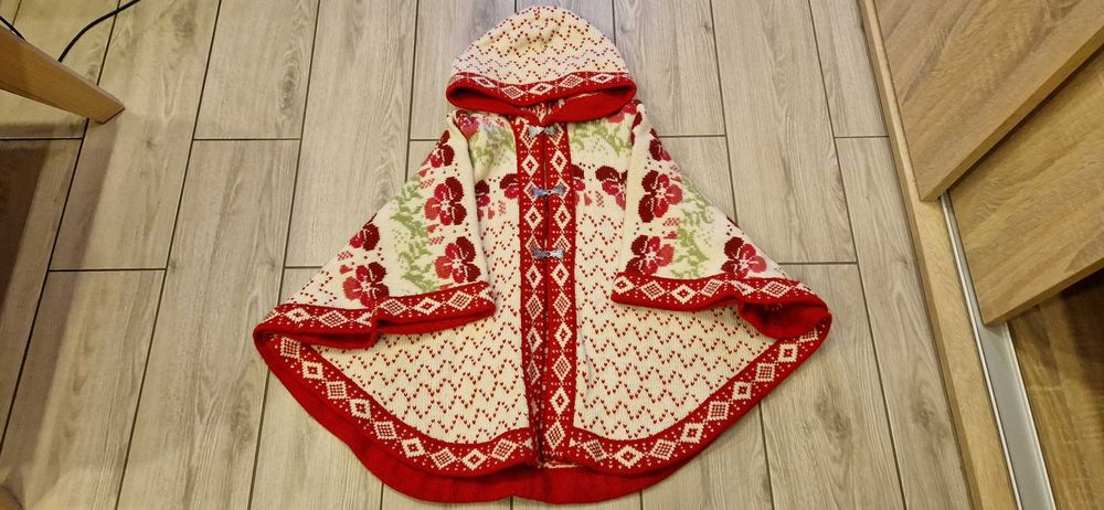 sweter poncho wełna dla niuni 4/5 lat śliczne unikatowe