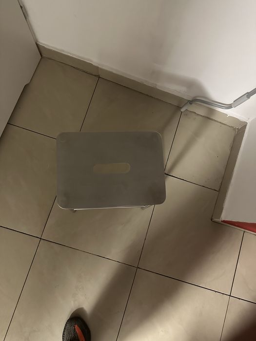 Taboret skandynawski