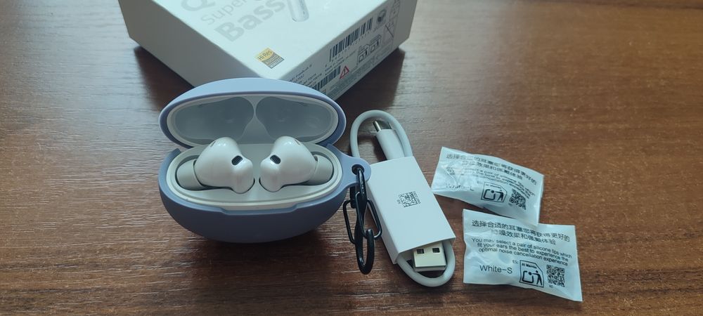 Навушники Huawei FreeBuds 6i білі б/у повна комплектація