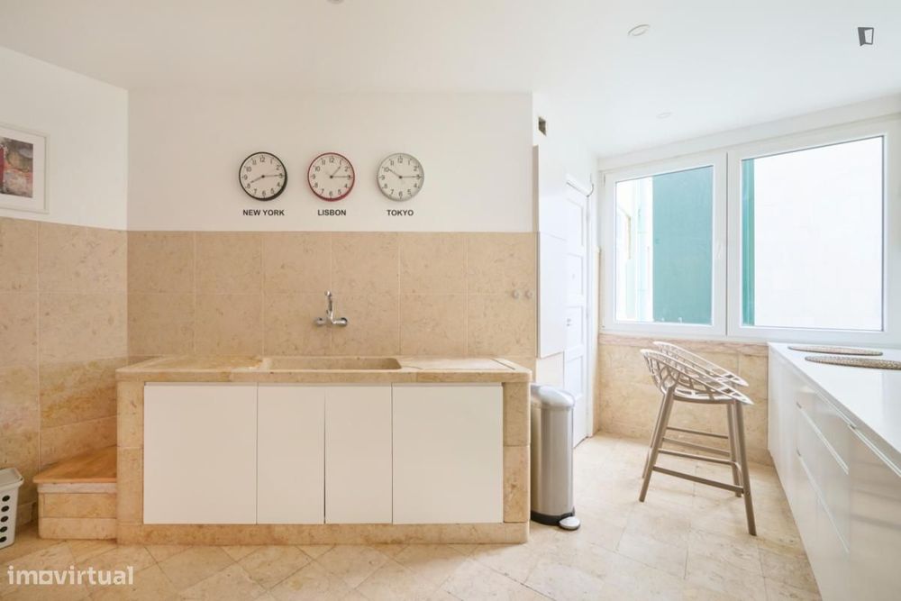 Quarto - localizado em Picoas Lisbon