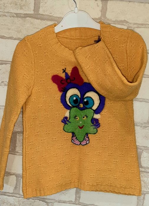 Свитер на девочку 4-5лет