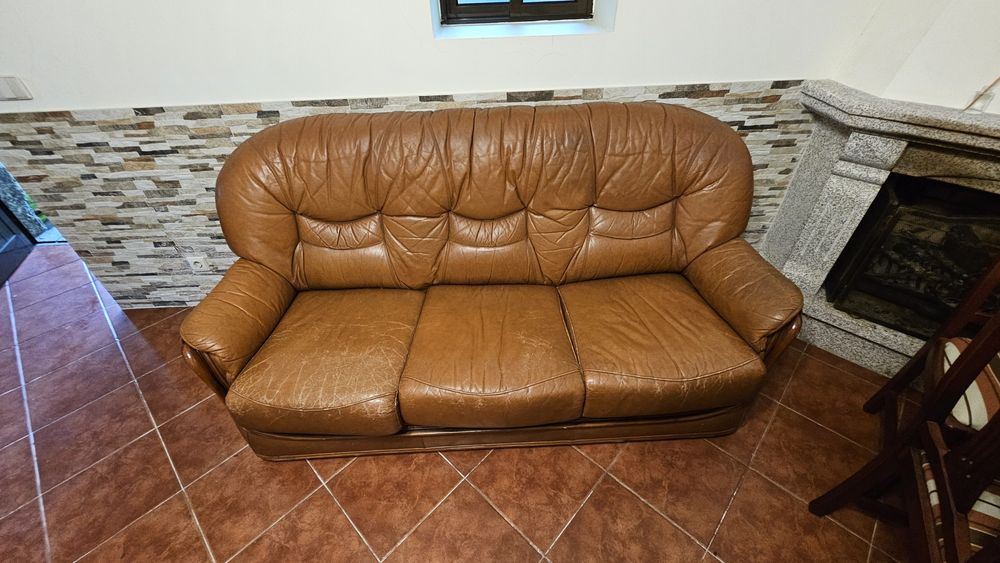 Sofá antigo ainda usavel