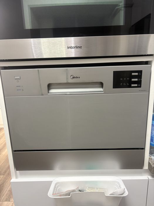 Посудомийна машина компактна  Midea MCFD55320S-C.