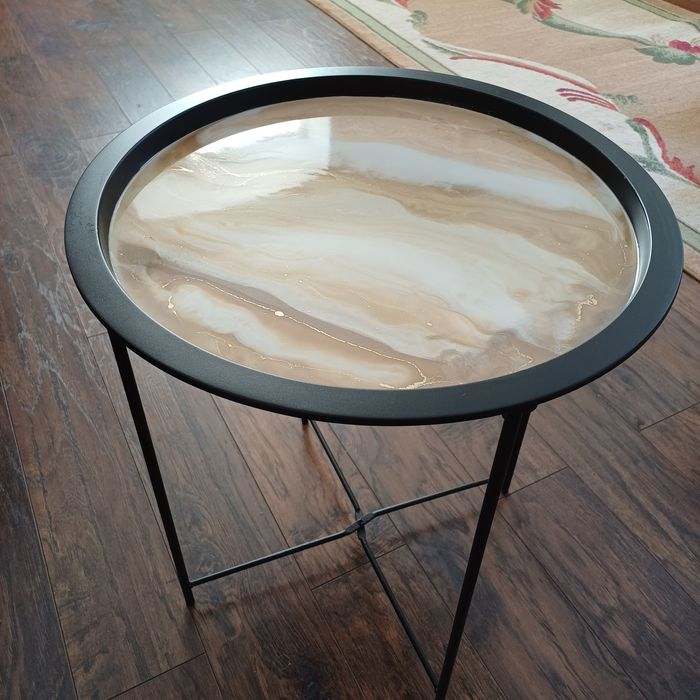 Металевий столик.Переїзд, продаю те, що не можу забрати.