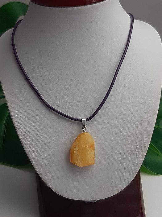 naszyjnik choker z bursztynem