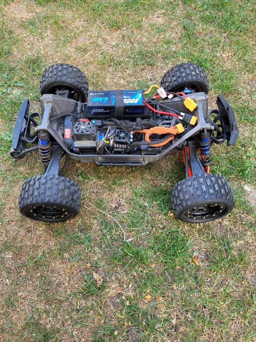 Model RC Traxxas Maxx Wide v2  Hobbywing 6S Body McQueen ful zestaw