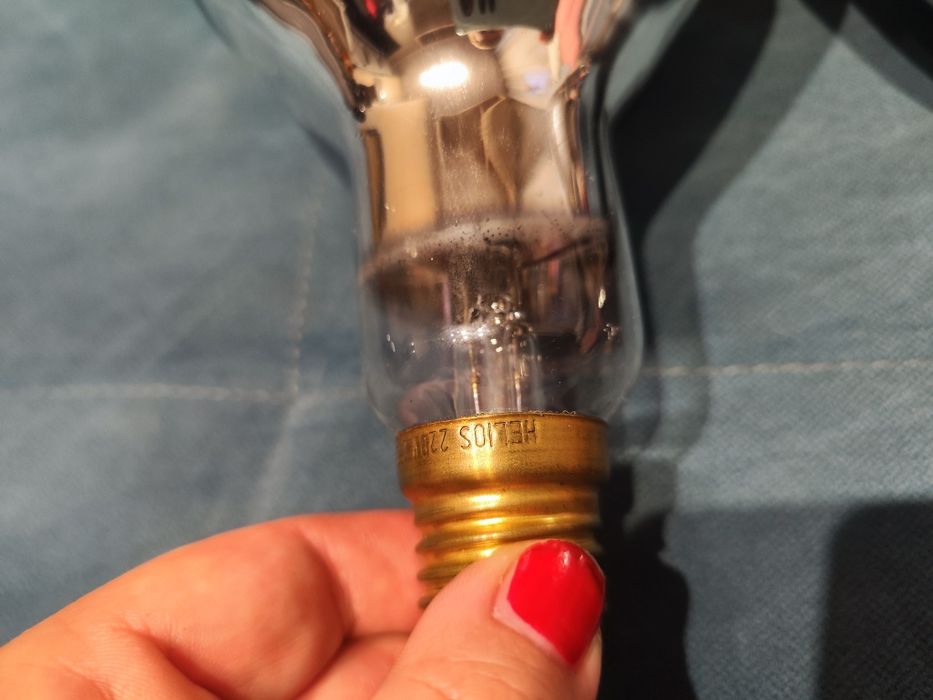 Lampy grzewcze światło czerwone