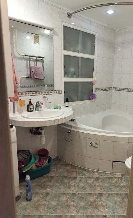 Продається квартира   3-к, 10/10 пов, 70 м2, вул  Борщагівська 173/ 187