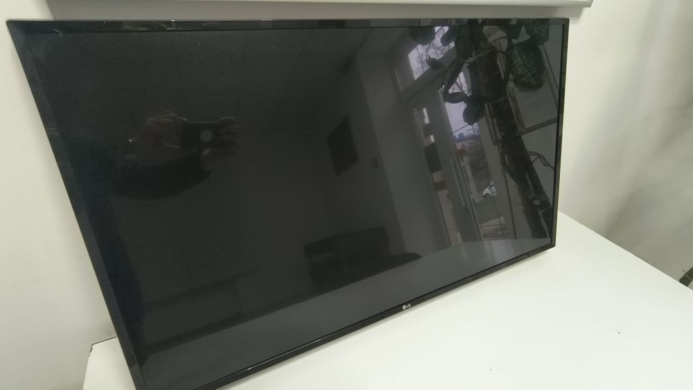 Телевізор LG 43UK6300MLB під ремонт або на запчастини