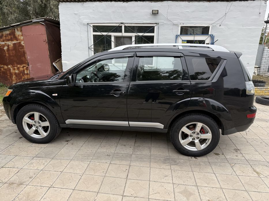Mitsubishi Outlander XL 3.0 AT (S63)