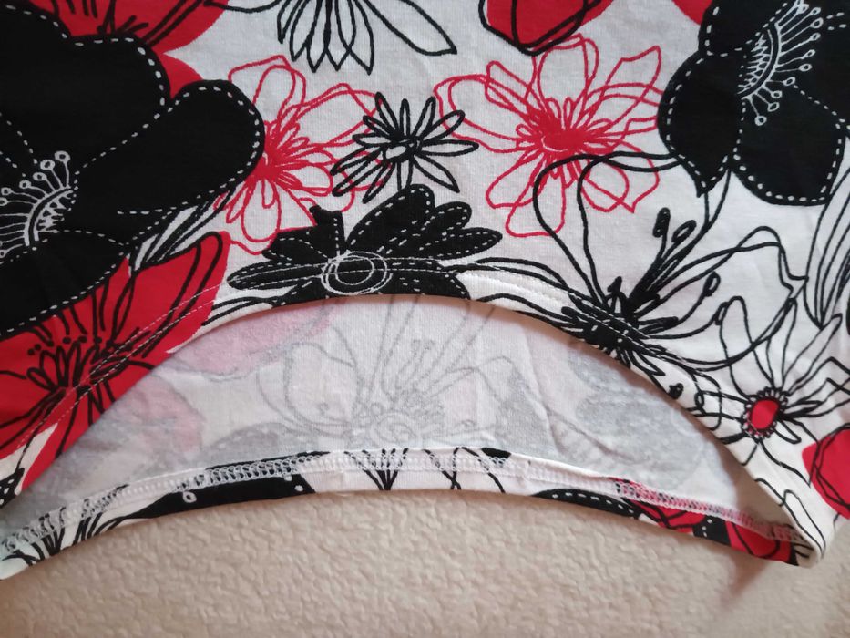 T-shirt damski z krótkim rękawem w czarno czerwone kwiaty S/M