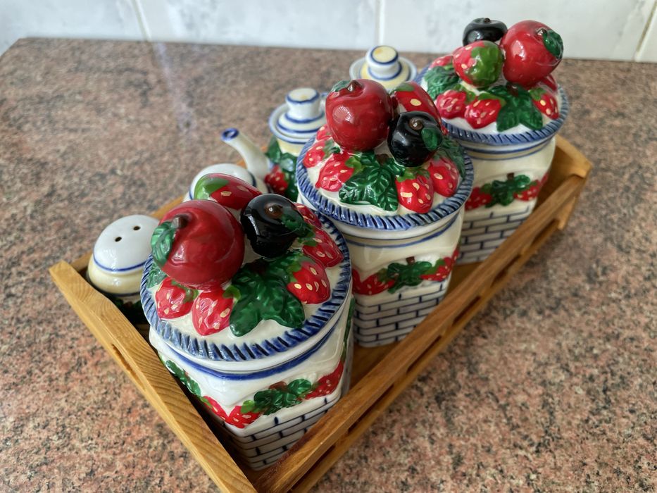 Набір керамічного посуду