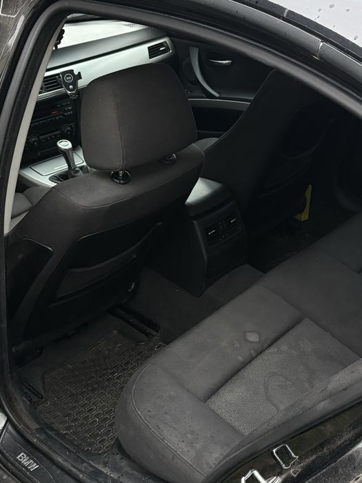 BMW E90 320i 2005