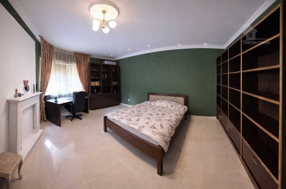 Дом 800кв.  VIP- уровня. Большой теплый бассейн. До 30 человек.