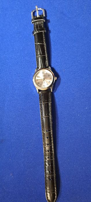 Relógio Casio para Senhora bracelete em couro preto