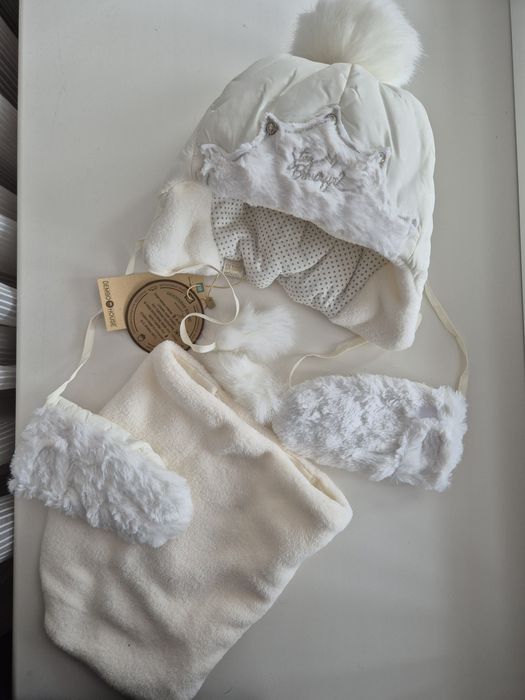 Шапка для дівчинки, хомут, рукавиці дитячі