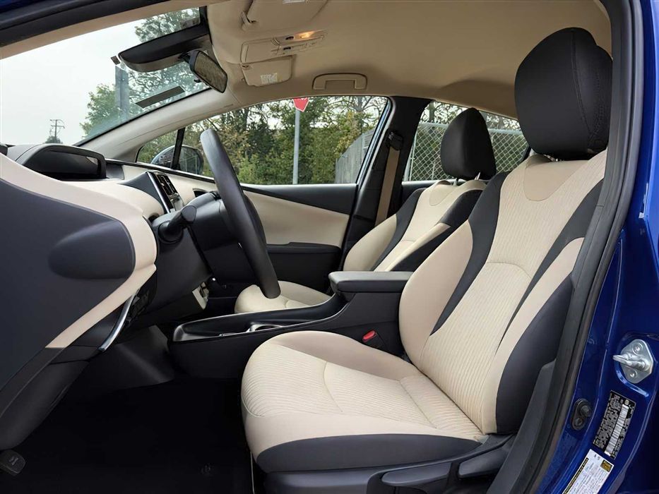 Toyota Prius      2016