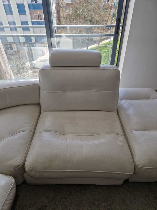 Sofá de Canto em Pele Genuína – 4 Módulos Moderno e Confortável