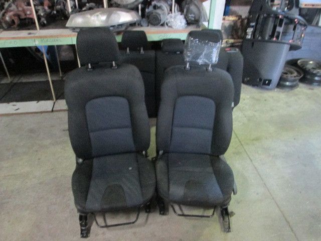 Conjunto de bancos MAZDA 3 (BK)