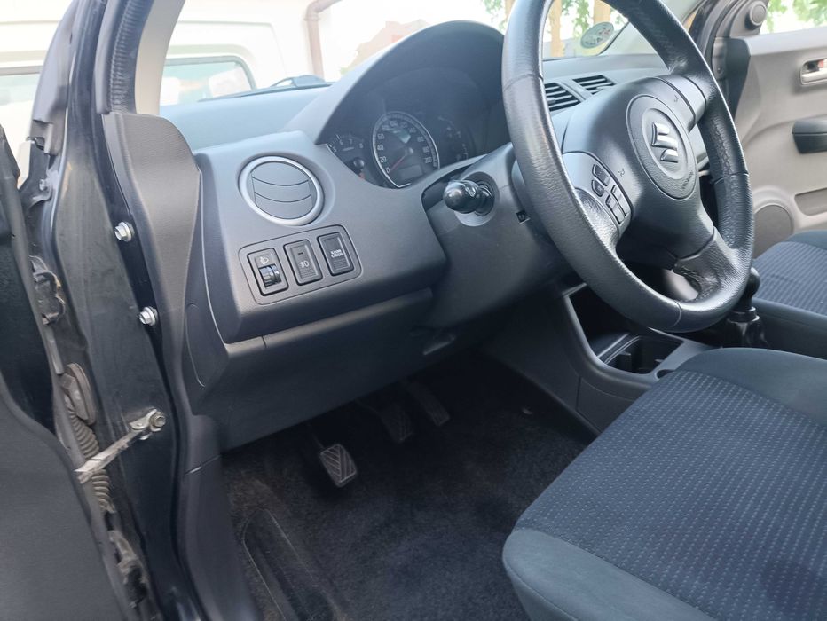 Suzuki Swift 1,3 benzyna