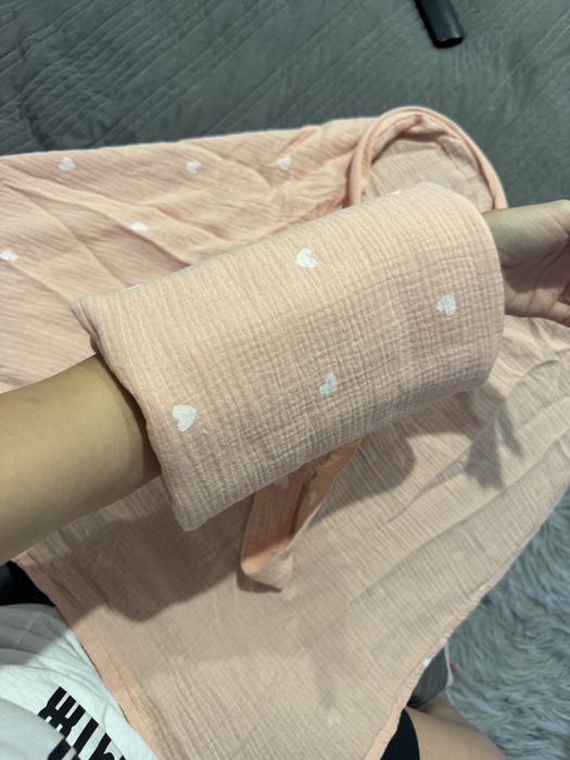 Накидка для годування та подушка 300 грн