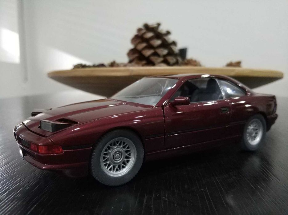BMW 850i - escala 1/24